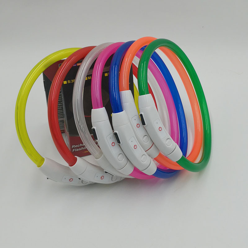 Collare per cani con luce a le - Tech Dog Accessories recensione e prezzo